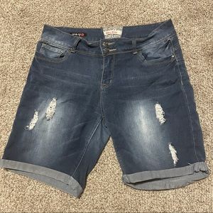 Hot kiss Mid-rise Midi Jean Bermuda shirts